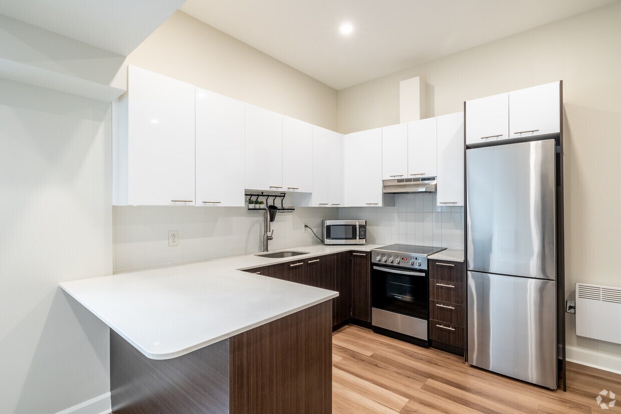 3474-hutchison-montreal-qc-studio